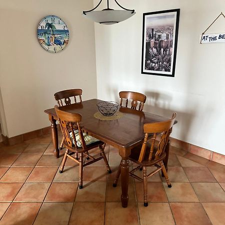 Queensleigh Holiday Apartments Broadbeach Extérieur photo