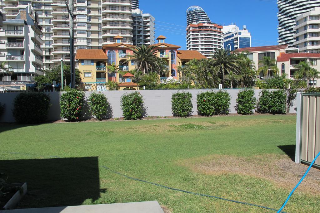 Queensleigh Holiday Apartments Broadbeach Extérieur photo