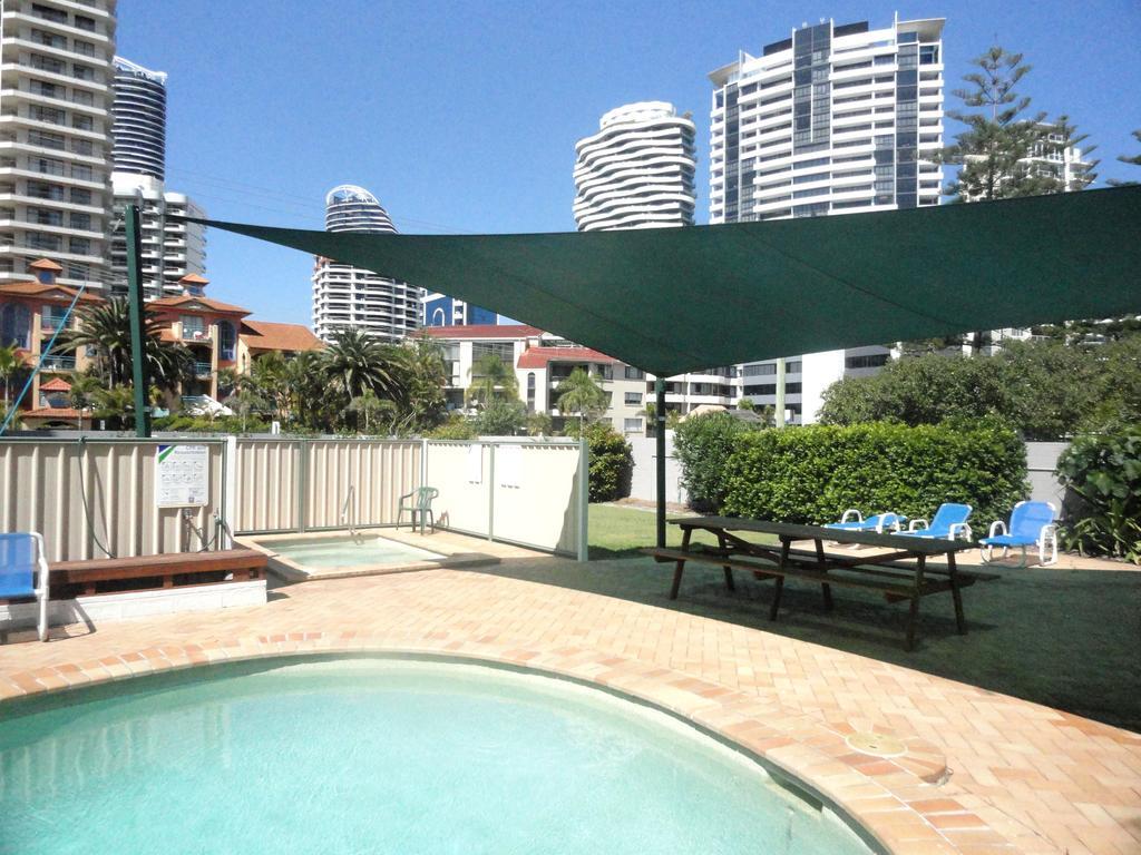 Queensleigh Holiday Apartments Broadbeach Extérieur photo