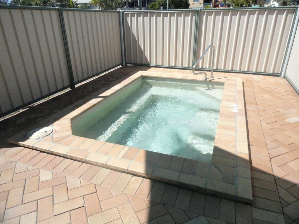 Queensleigh Holiday Apartments Broadbeach Extérieur photo