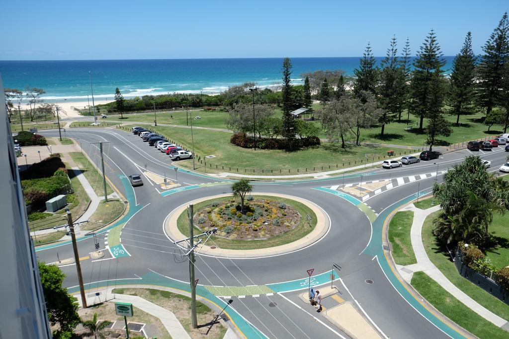 Queensleigh Holiday Apartments Broadbeach Extérieur photo