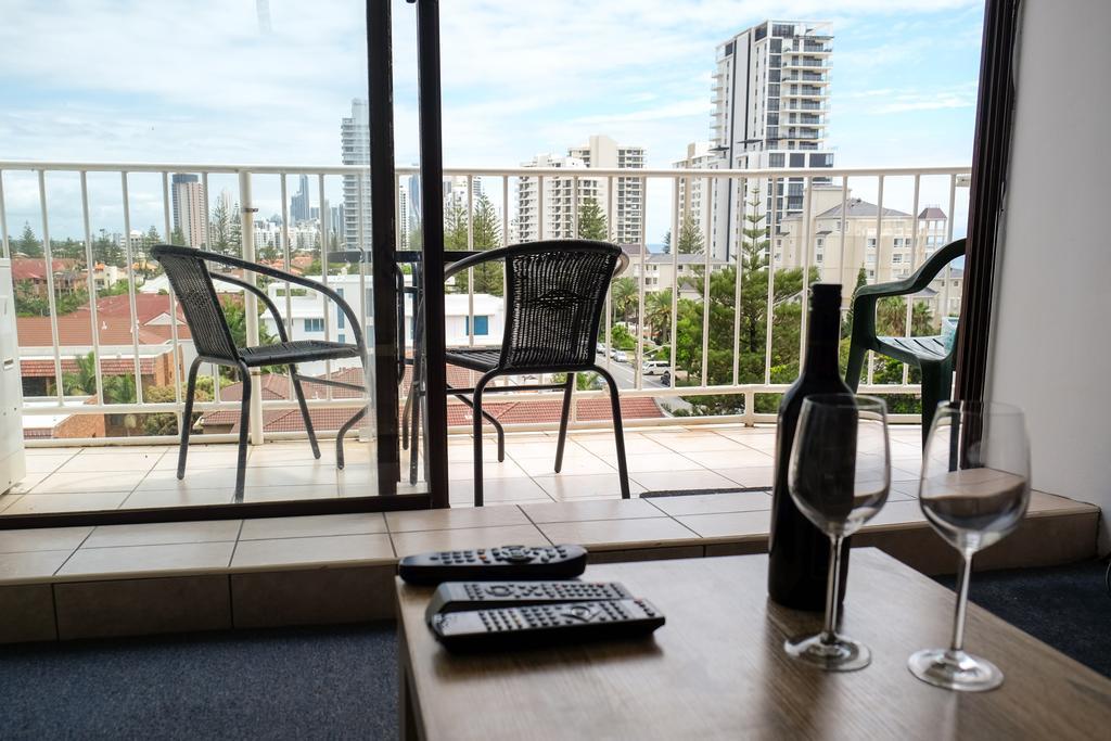 Queensleigh Holiday Apartments Broadbeach Extérieur photo