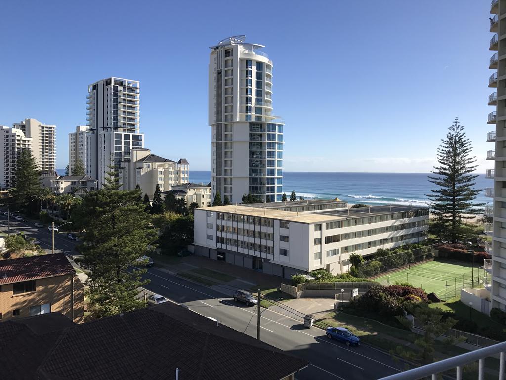Queensleigh Holiday Apartments Broadbeach Extérieur photo